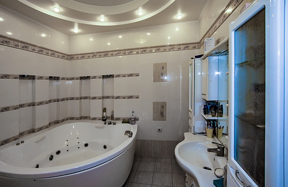Ванная комната с джакузи