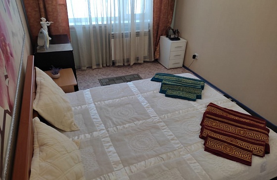 Снять двухкомнатную  квартиру-гостиницу в Академгородке Новосибирска возле Мешалкина и НВВКУ