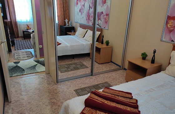 Снять двухкомнатную  квартиру-гостиницу в Академгородке Новосибирска возле Мешалкина и НВВКУ