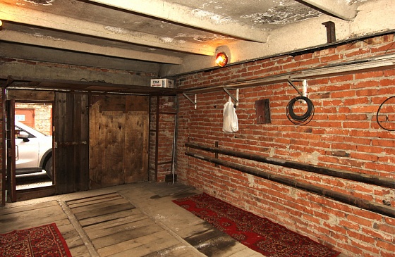 Продам капитальный гараж в Академгородке с отоплением в ГСК Роща