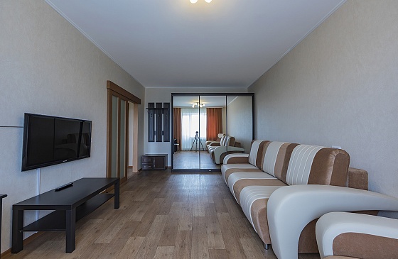 Квартира, гостиница посуточно в Академгородке рядом с клиникой Мешалкина и ИКЭМ