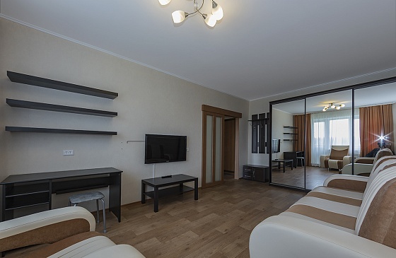 Квартира, гостиница посуточно в Академгородке рядом с клиникой Мешалкина и ИКЭМ